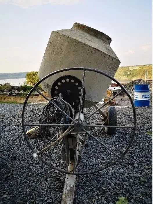 Бетоносмеситель,бетономешалка СБЧ-1000 б/у