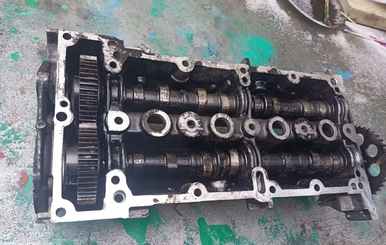 Крышка клапанная Opel Combo 1.3cdti 1.3 дизель 3