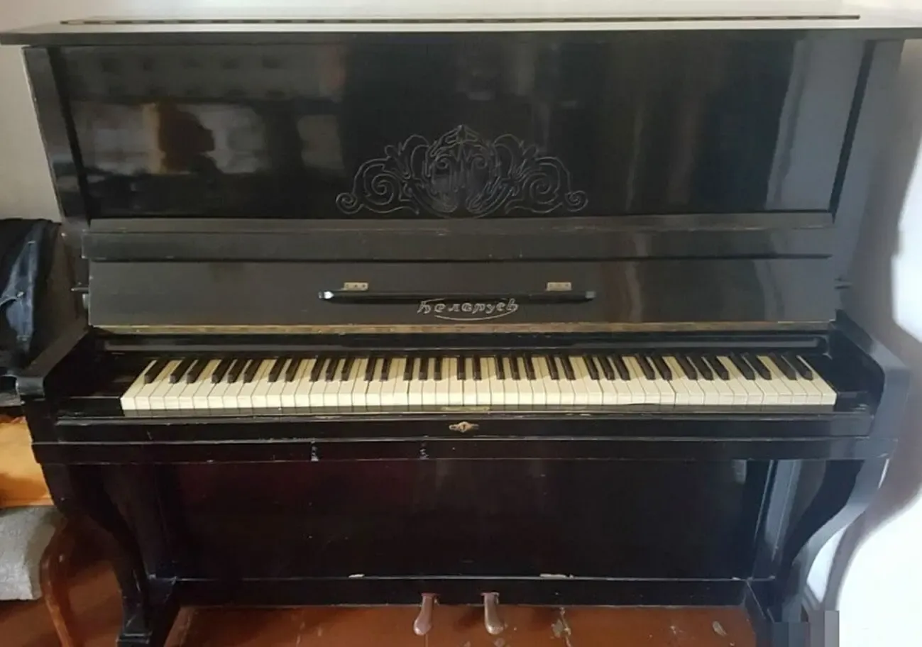 Пианино Беларусь черное фортепиано рояль музыкальный инструмент