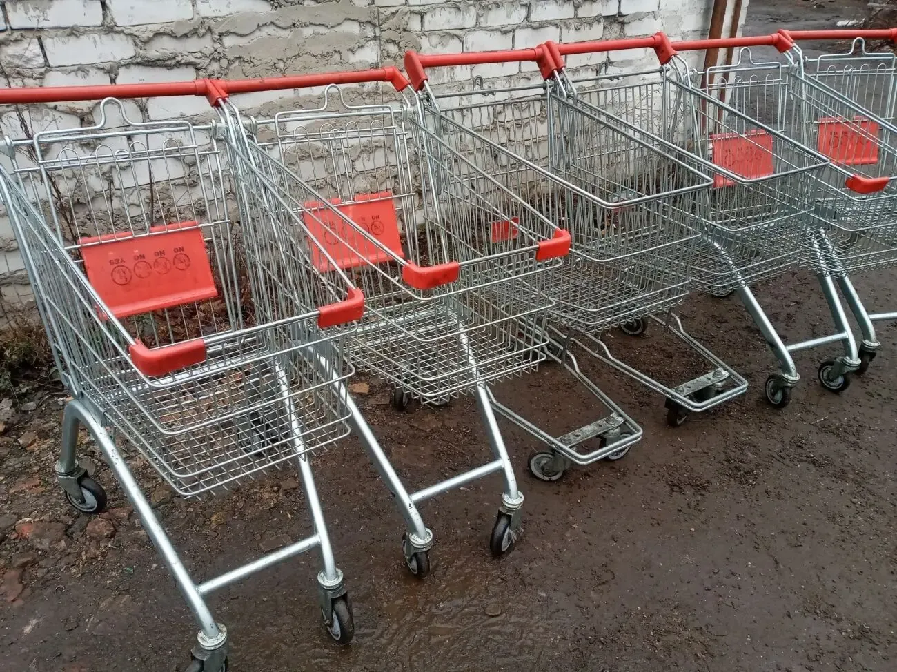 Тележки торговые для магазинов б/у, покупательские тележки 80 л. б/у 2