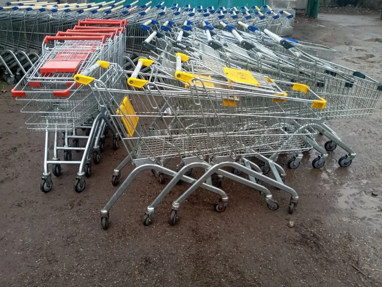 Тележки торговые для магазинов б/у, покупательские тележки 80 л. б/у