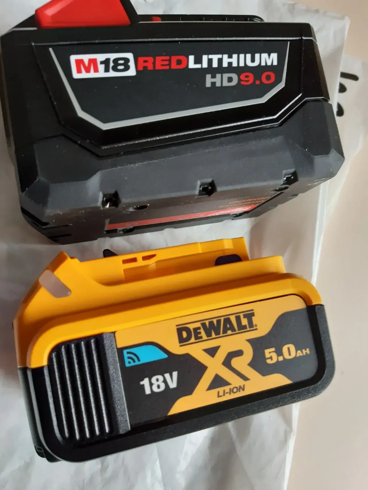 Aккумулятор, зарядка  Bosch, Milwaukee. 5