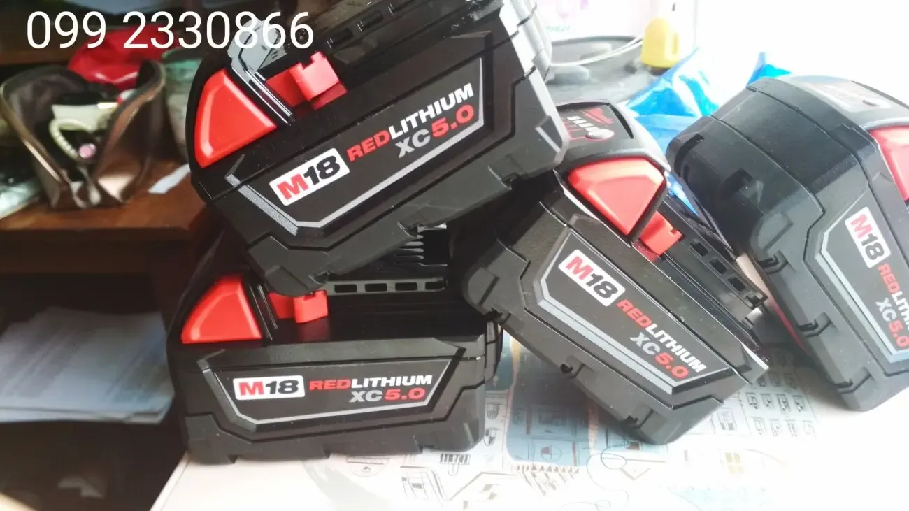 Aккумулятор, зарядка  Bosch, Milwaukee. 6