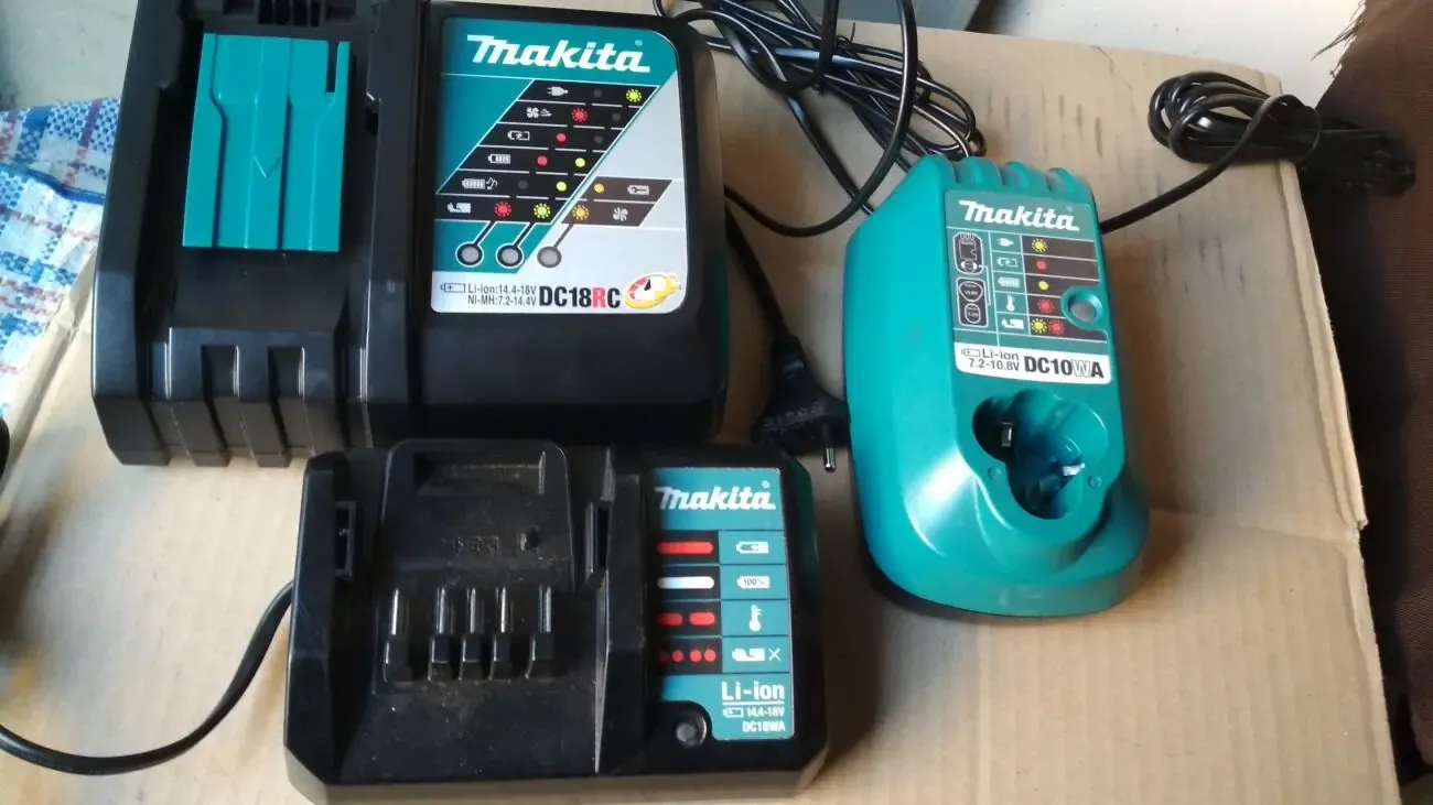 Aккумулятор, зарядка  Bosch, Milwaukee. 10