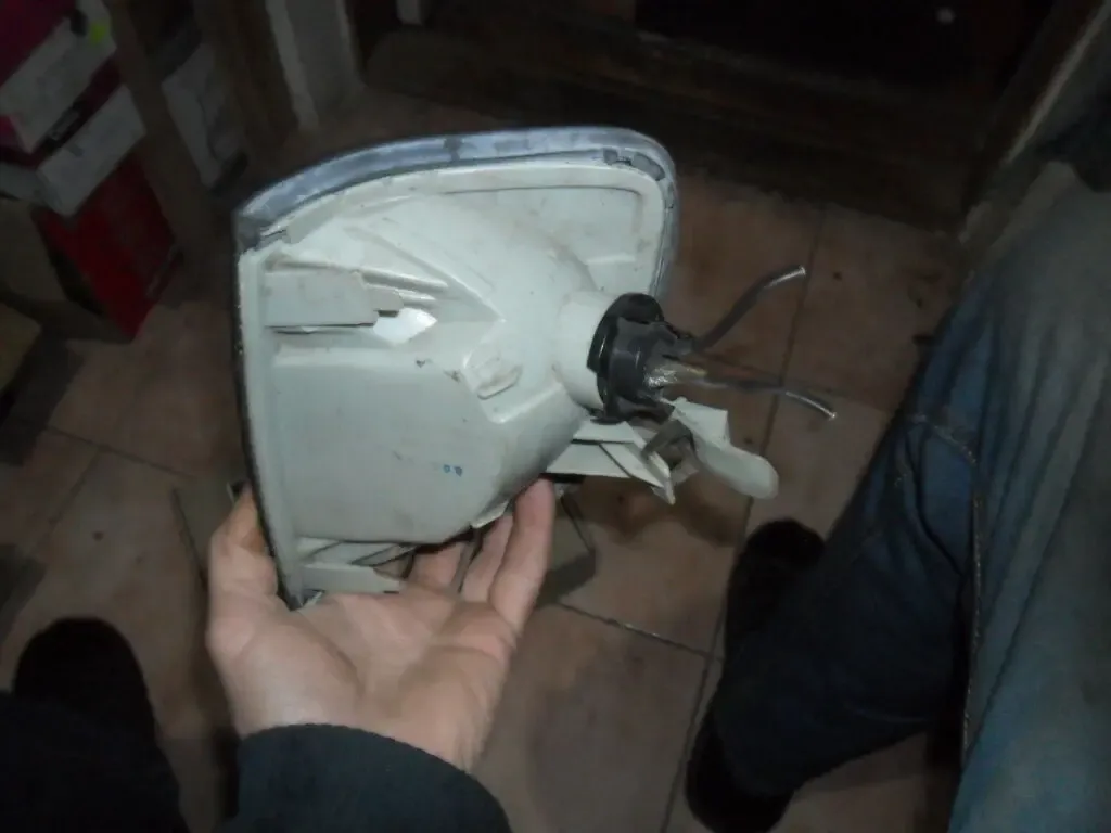 Поворотник Мерседес 124, Tyk 18-3289, передний правый 9