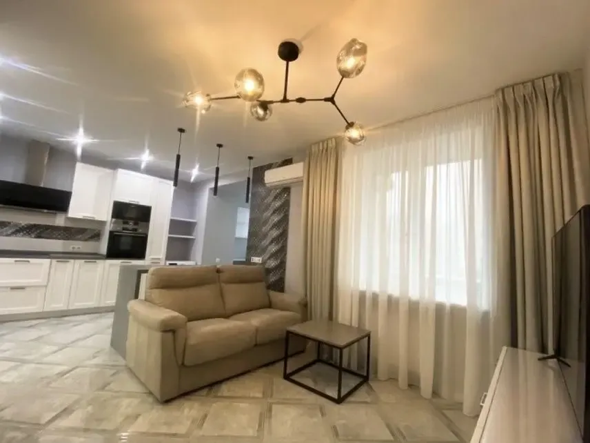 Продажа 2 комн квартиры по бульв. Шевченка 5