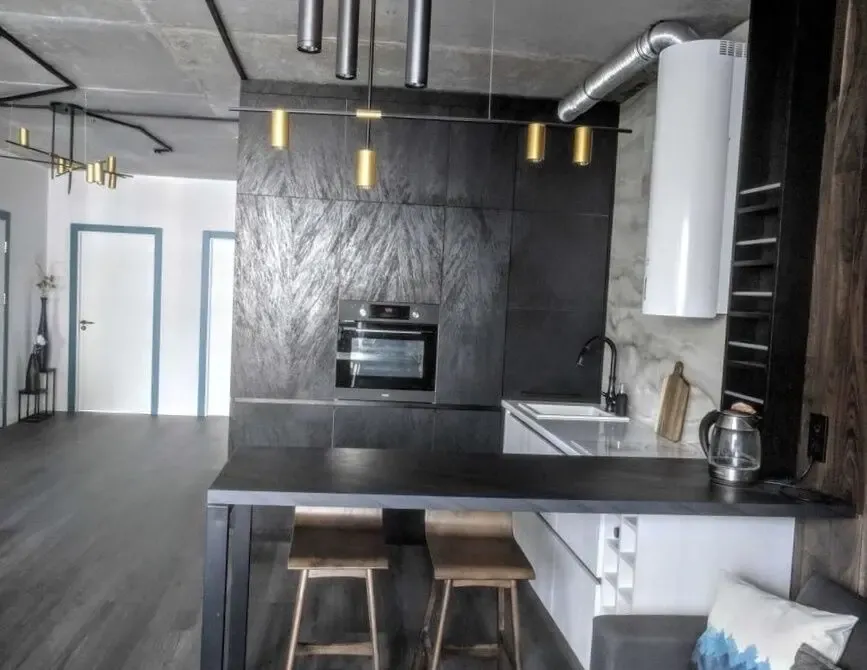 Продажа 3 комн квартиры с дизайнерским ремонтом 9