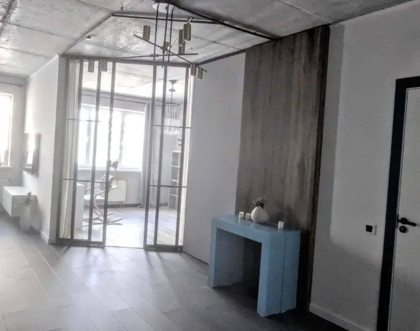 Продажа 3 комн квартиры с дизайнерским ремонтом 4