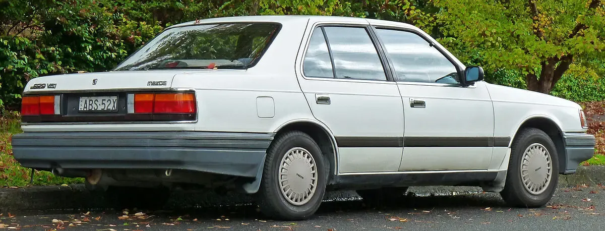 Стекло заднее Мазда 929, седан, 87-92 год, оригинал, Mazda 929 6