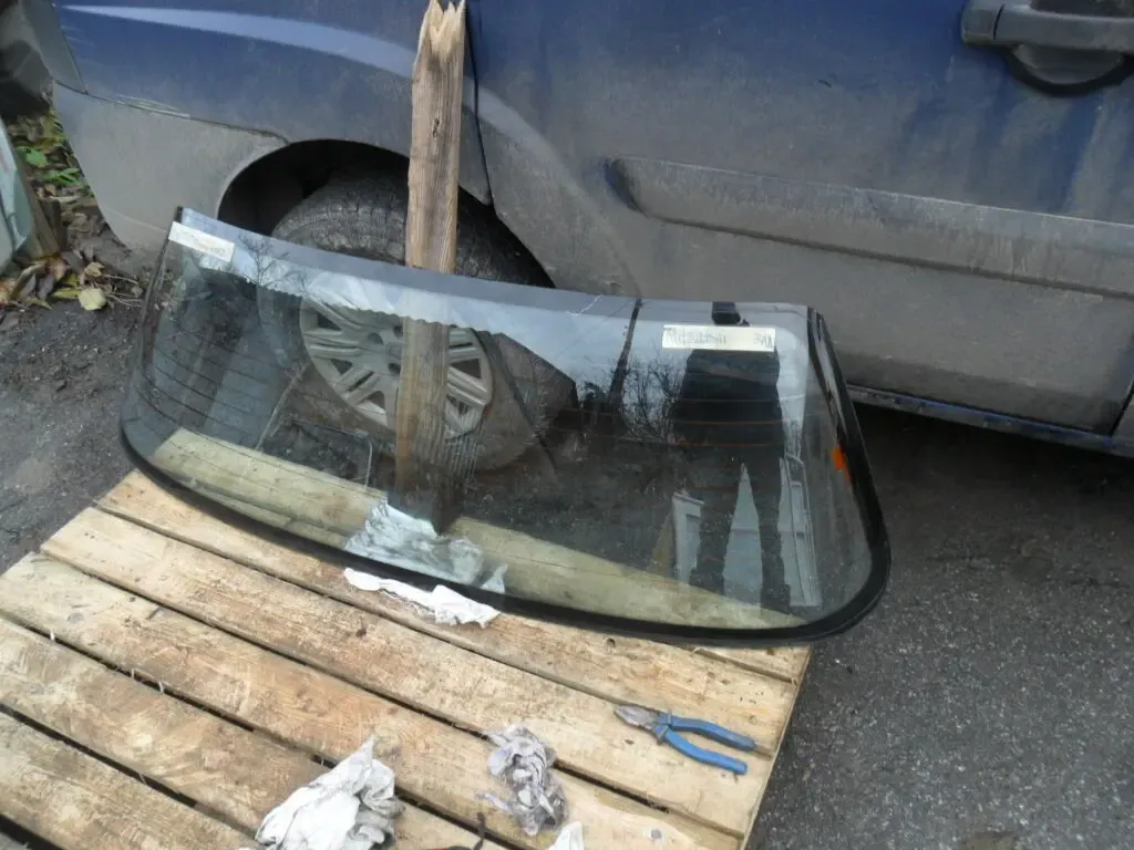 MB479964, Стекло заднее Мицубиси Ланцер, седан, 88-92 год, оригинал 2