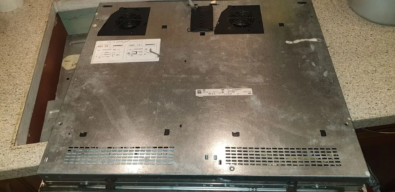 Індукційна варильна поверхня AEG на запчастини. 9