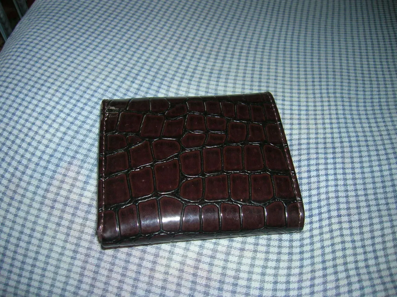 Кошелек жен. на 7 отд. размером 9.0х10.5см под крокодила 2