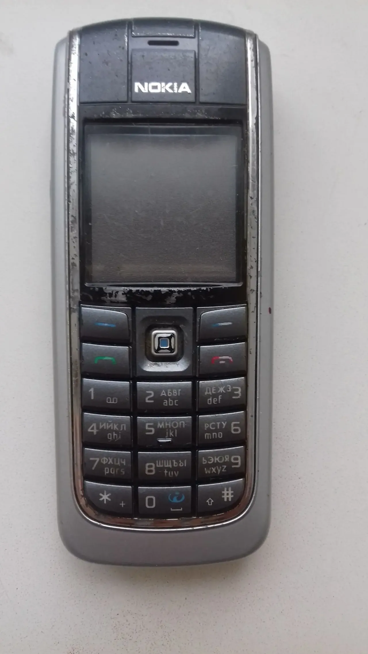 Продаю мобильный телефон NOKIA 6020