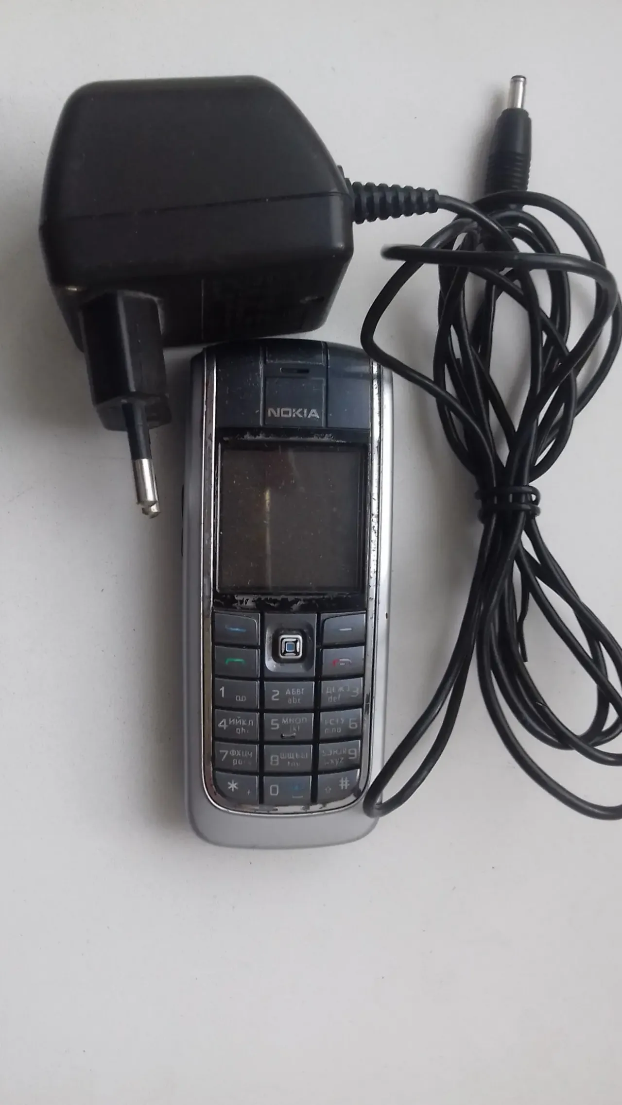 Продаю мобильный телефон NOKIA 6020 2