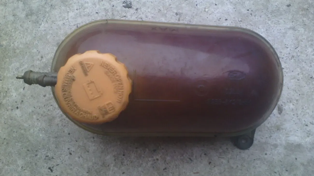 Бачек расширительный Форд Сиерра 89bb-8k218-ba оригинал 4