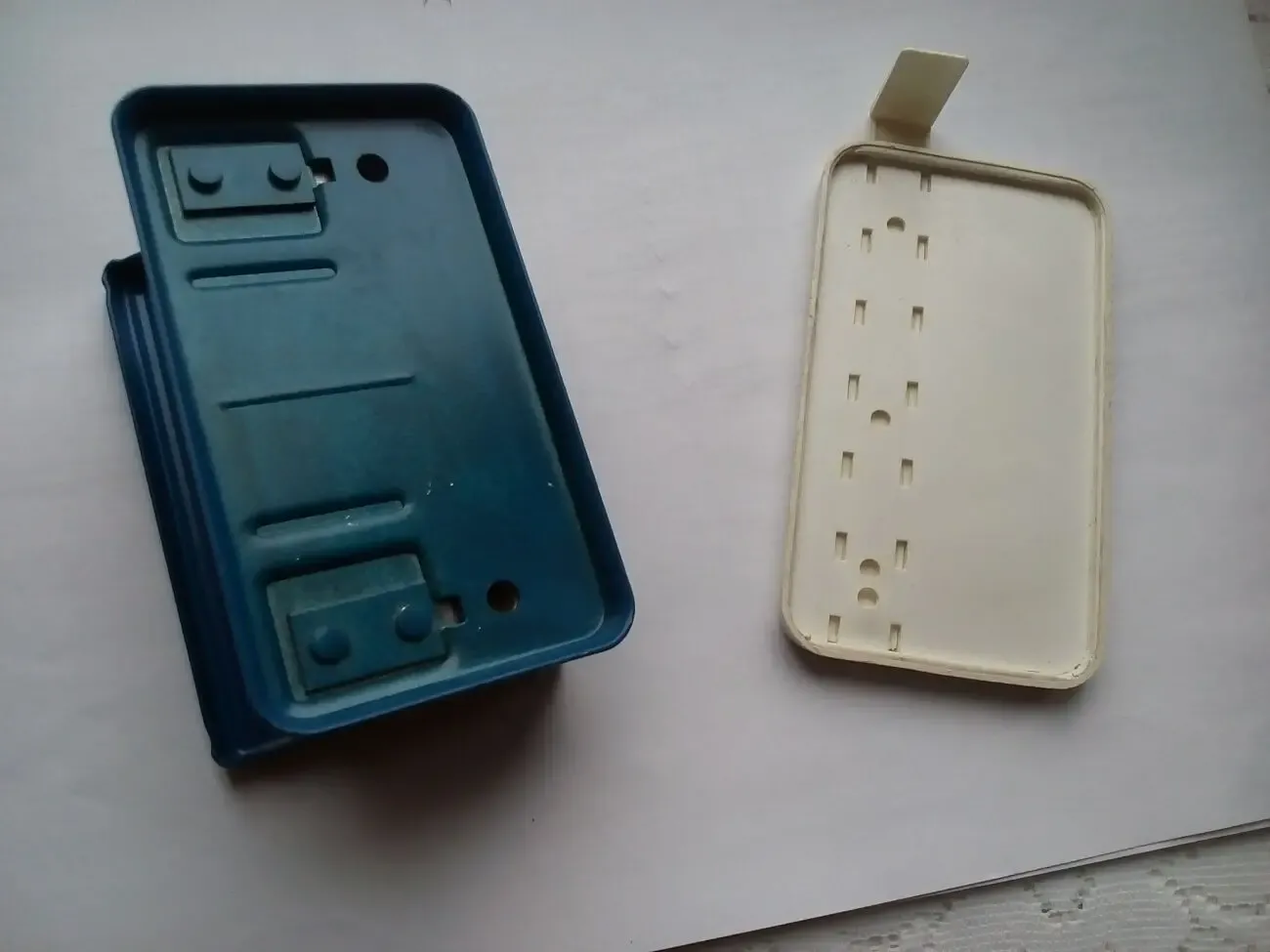 Дырокол металлический канцтовары 9