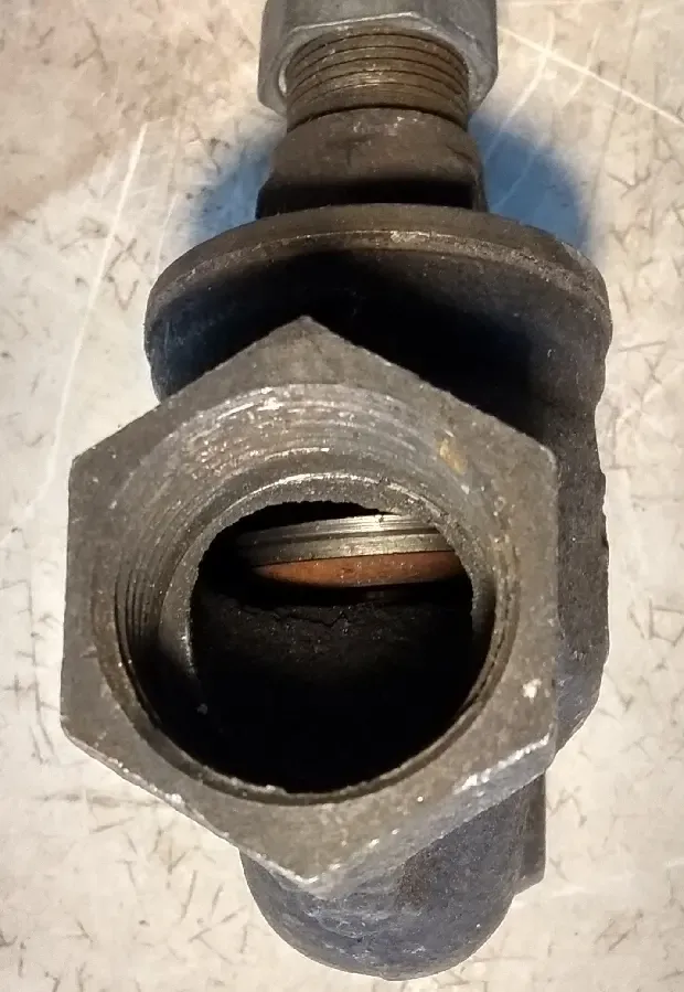 Кран водопроводный 2