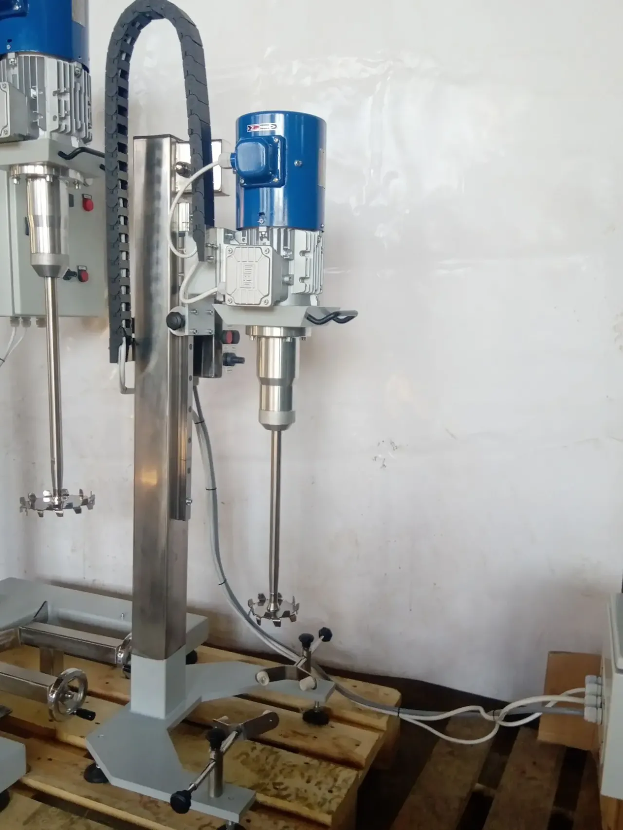 Диссольвер лабораторный 4