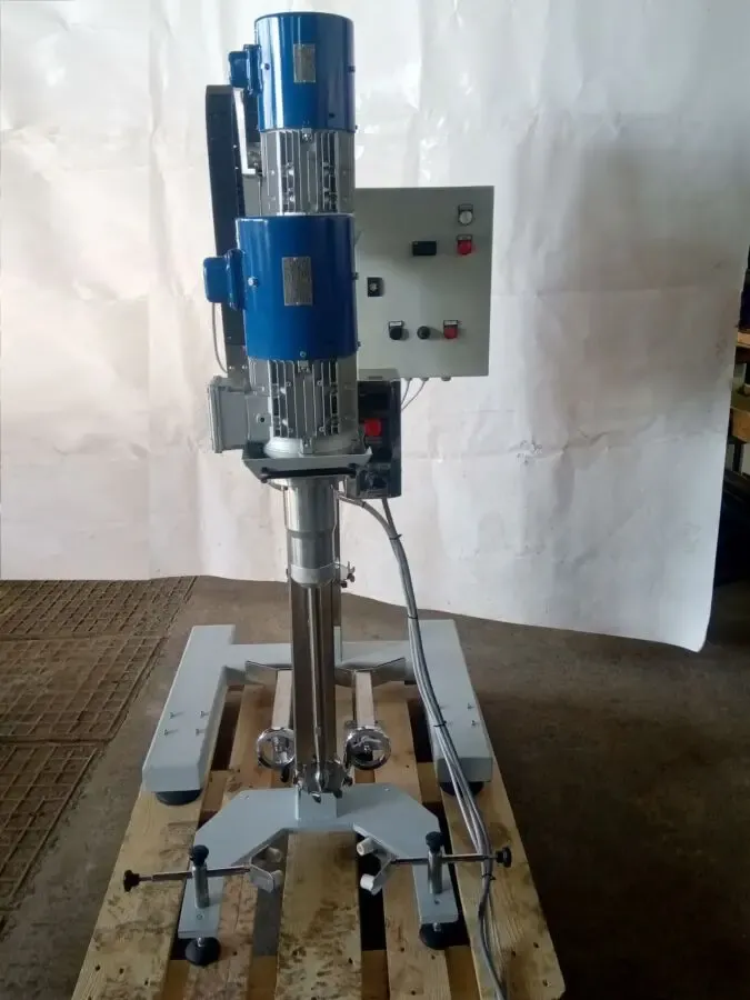 Диссольвер лабораторный 3