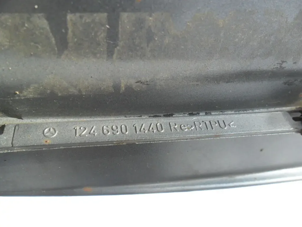 Mercedes 1246901440, Молдінг переднього крила Мерседес 124, оригінал 7