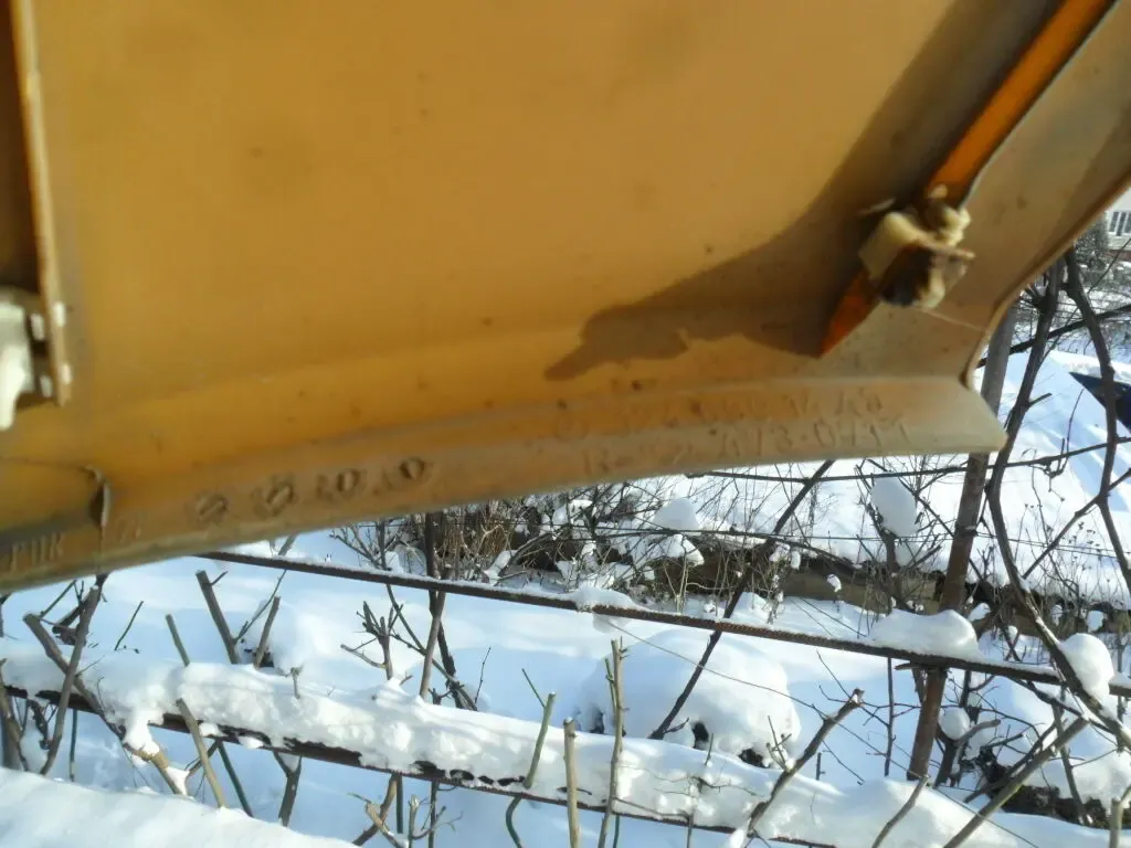 Mercedes 1246901440, Молдінг переднього крила Мерседес 124, оригінал 8