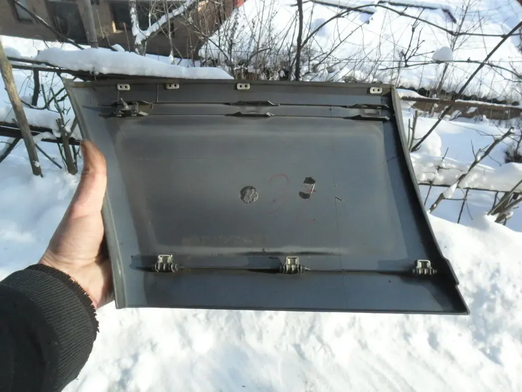 Mercedes 1246901440, Молдінг переднього крила Мерседес 124, оригінал 9