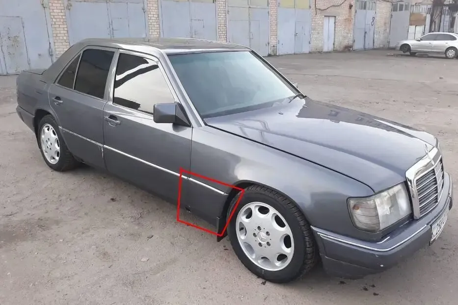 Mercedes 1246901440, Молдінг переднього крила Мерседес 124, оригінал 2