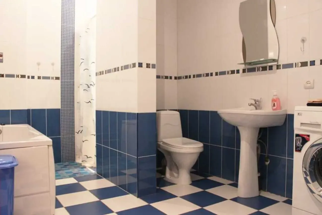 Центр,2 ком квартира на Тринклера, посуточно Харьков 4