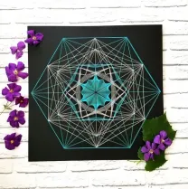 Стринг арт Кристалл, сакральная геометрия, черный декор, бирюза панно