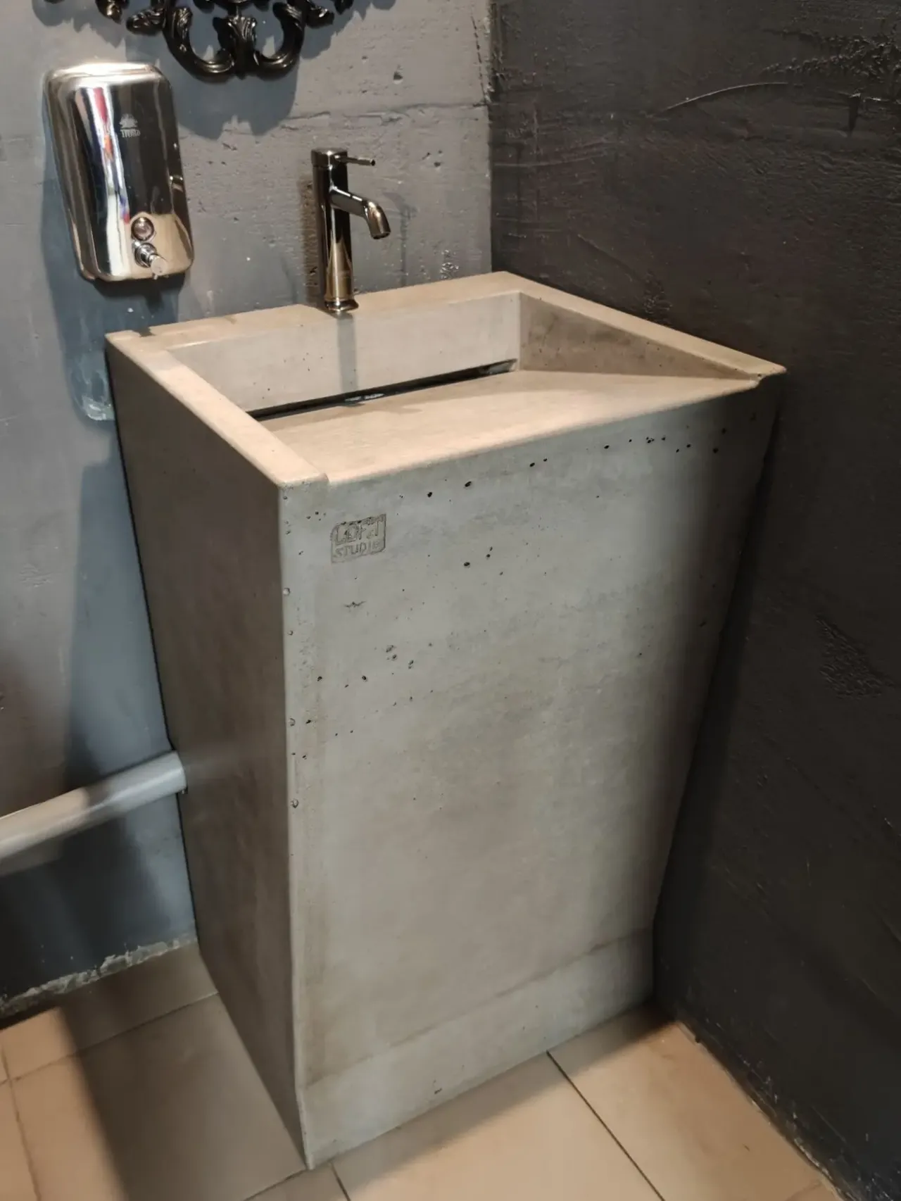 Умывальник самостоячий бетонный, тумба из бетона лофт заказать в ванну 2