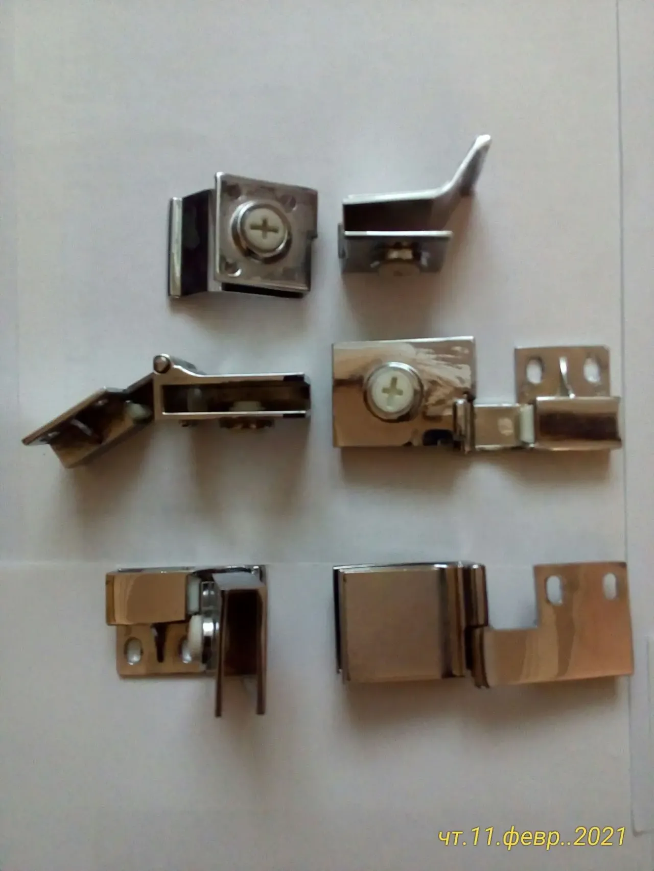 Продам стеклянные дверки с петлями и ручками. 4