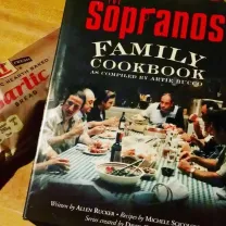 Книга кулинарных рецептов по сериалу Sopranos