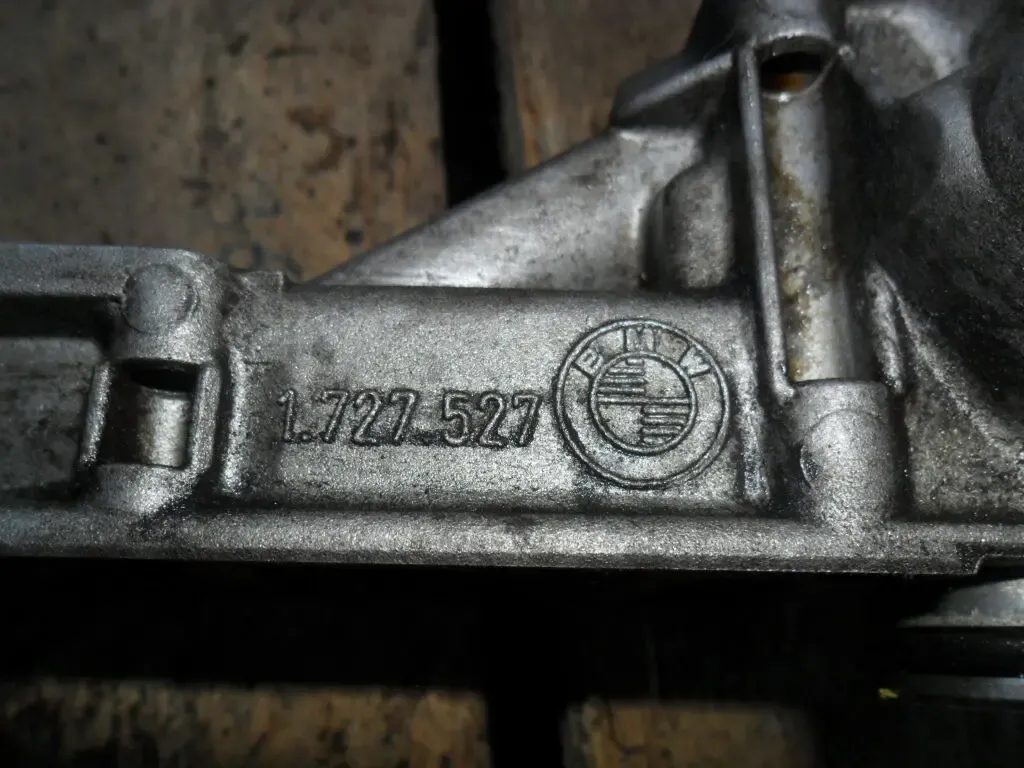 BMW 1727527, Корпус масляного фильтра БМВ М40, оригинал 10