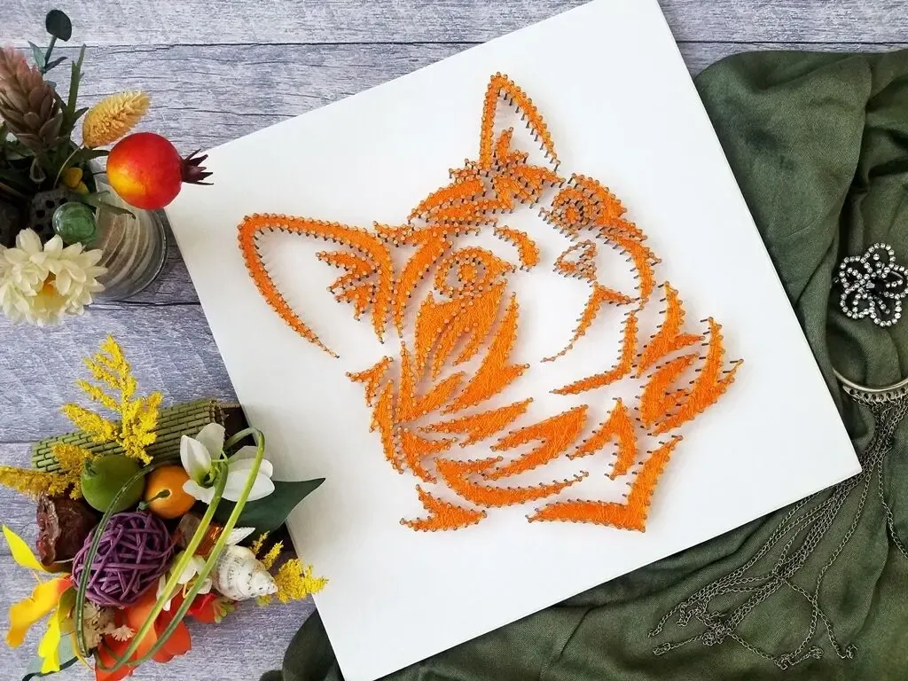 Картина рыжий кот, стринг арт, подарок кот, золотой арт, белый декор 2