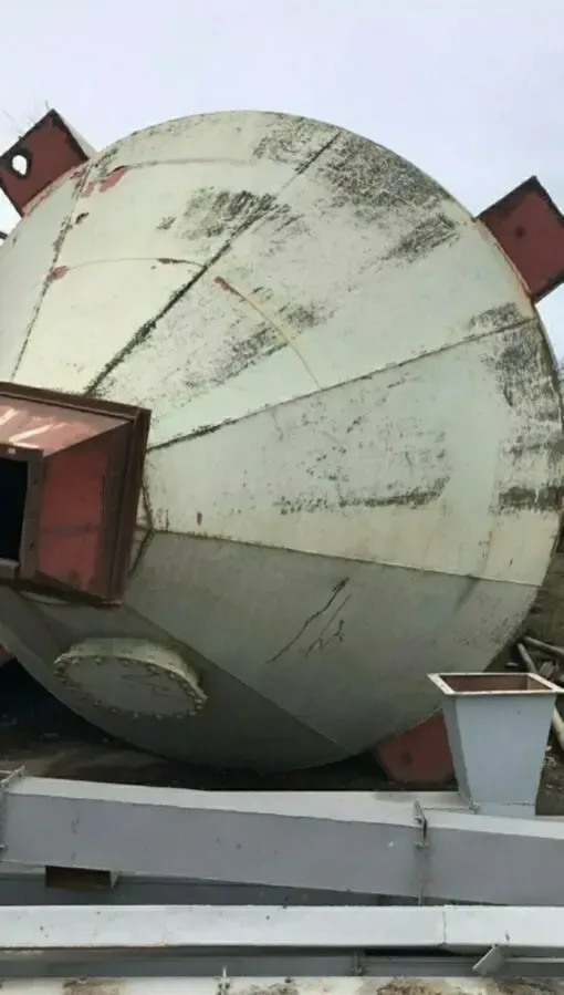 Продам силос емкость резервуар 103 м3 с опорами идеальное состояние