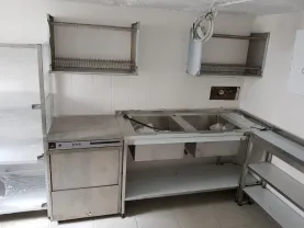 Мебель из нержавейки для кафе