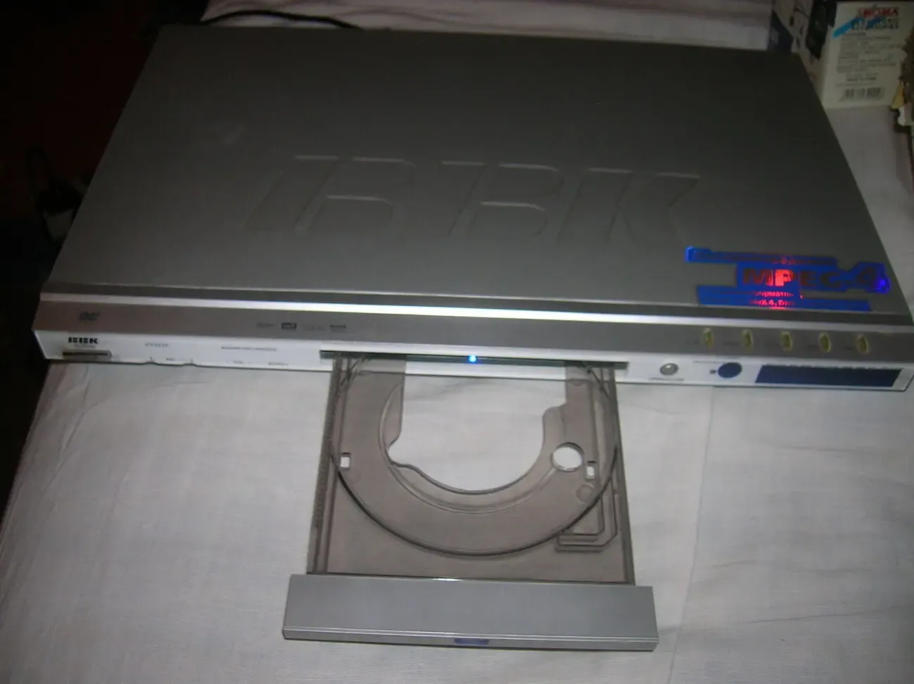 Видеоплеер ВКК, модельDV 3235, можно на запчасти 3