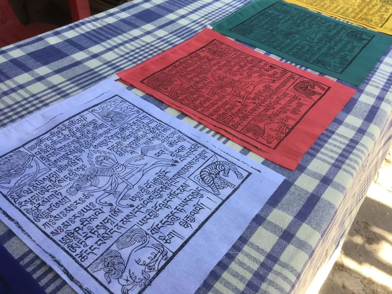 Флажки Лунг-Та, 25х32 см, 100% хлопок, 10 шт. в лоте, длина 2,5 м +50 3