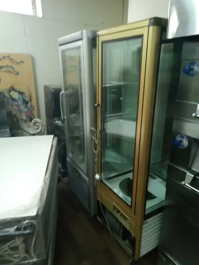 Холодильні вітрини, напольні, настольні 2