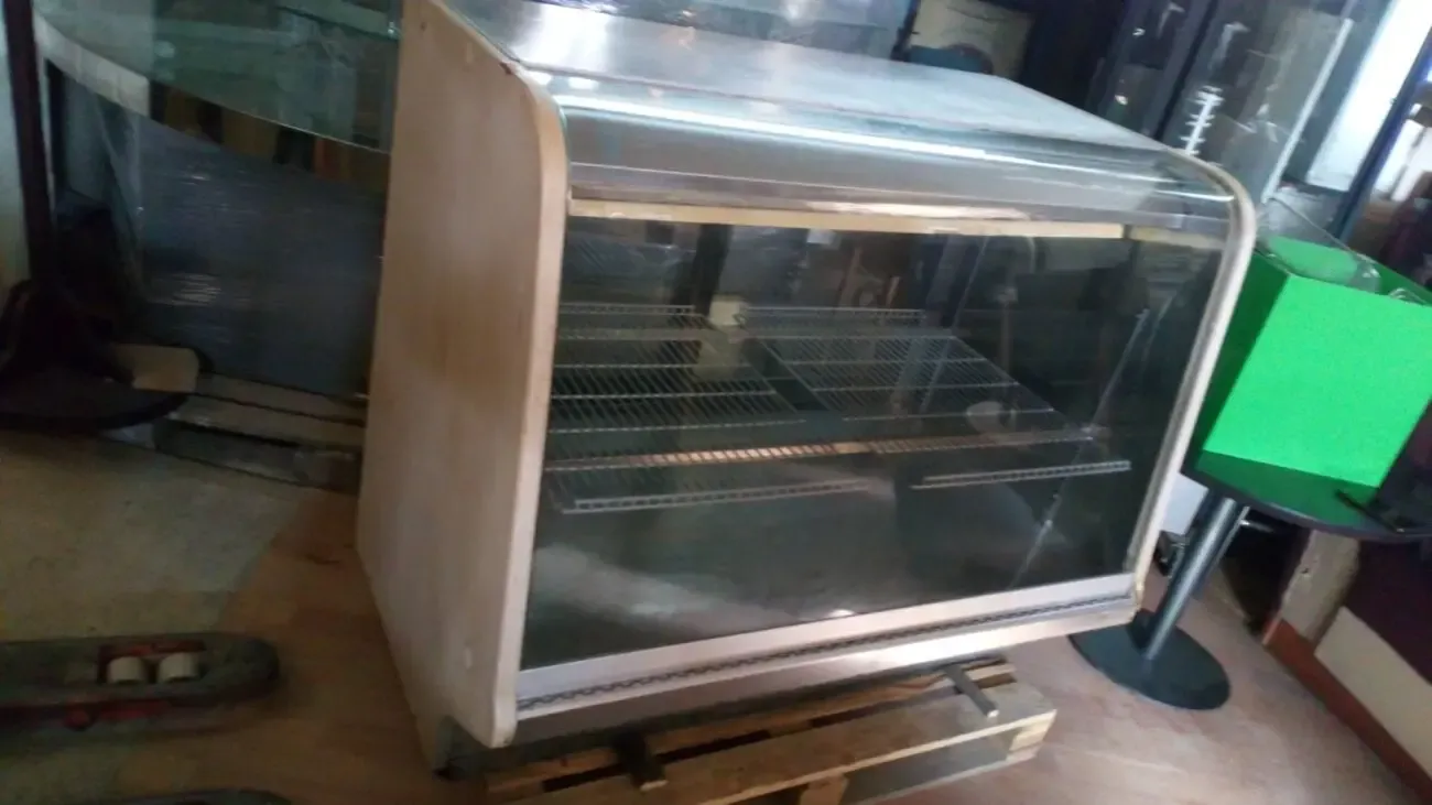 Холодильні вітрини, напольні, настольні 7