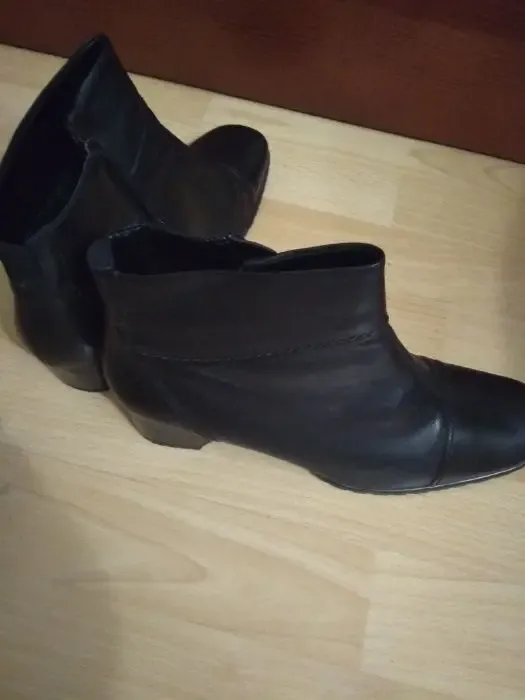 Продам сапоги 38 размер, новые , производство Германия .Кожа. Черные. 5