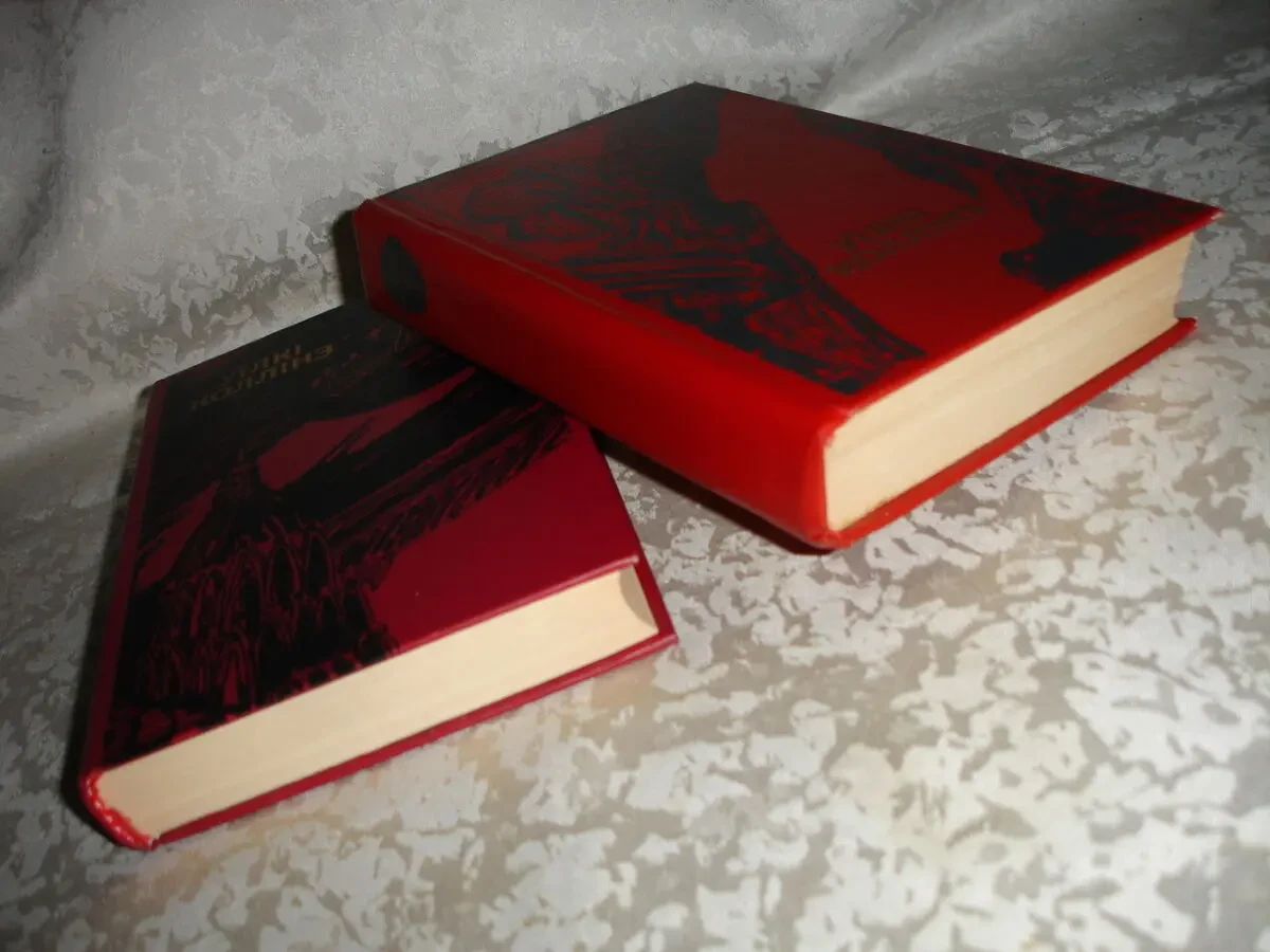 УЇЛКІ КОЛЛІНЗ. Твори в 2-х тт. - Жінка в білому. Місячний камінь.1989 6