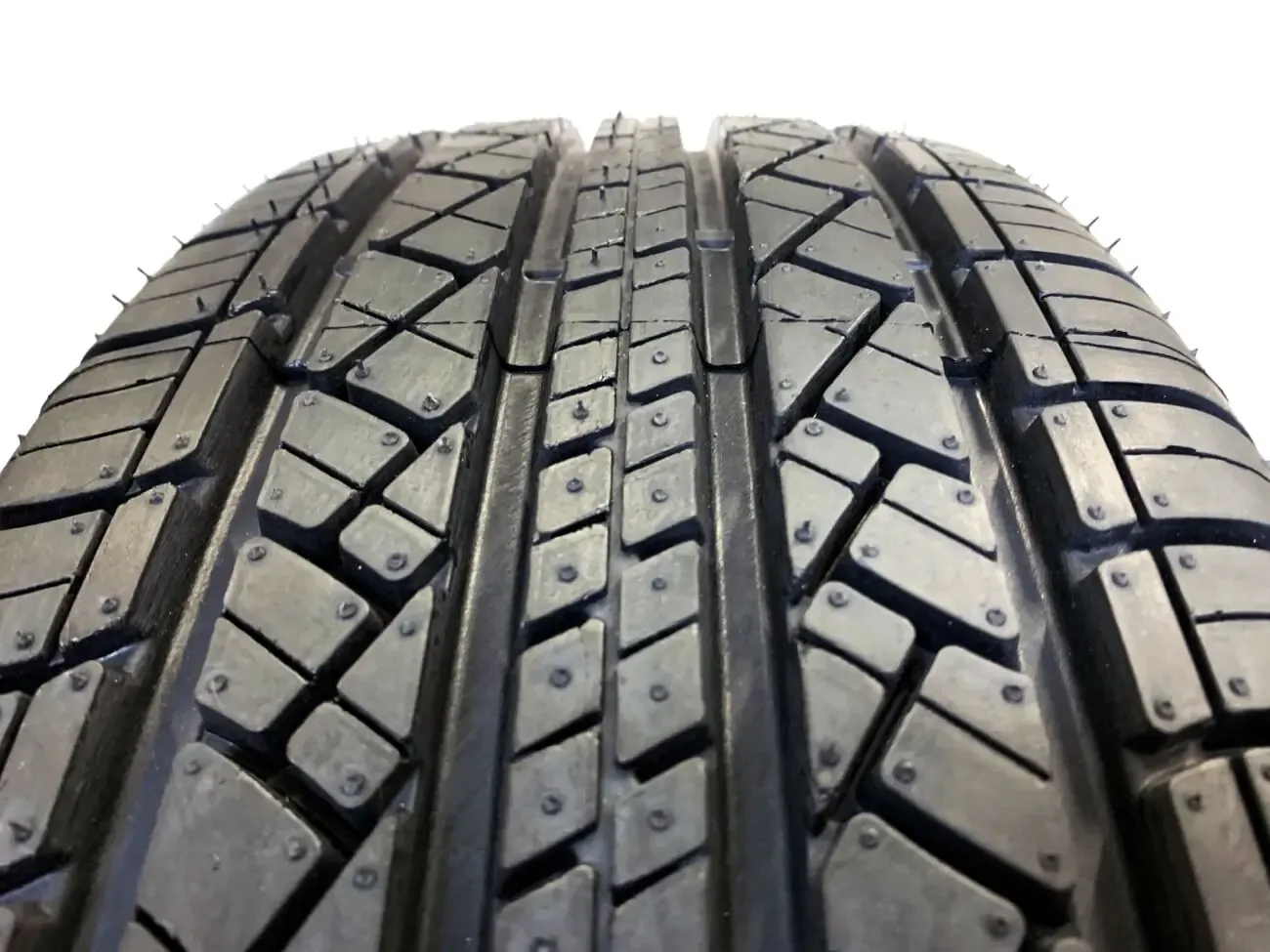 Шини 225/65 R17, 235/65 R17 резина літня GG HP Poland 3