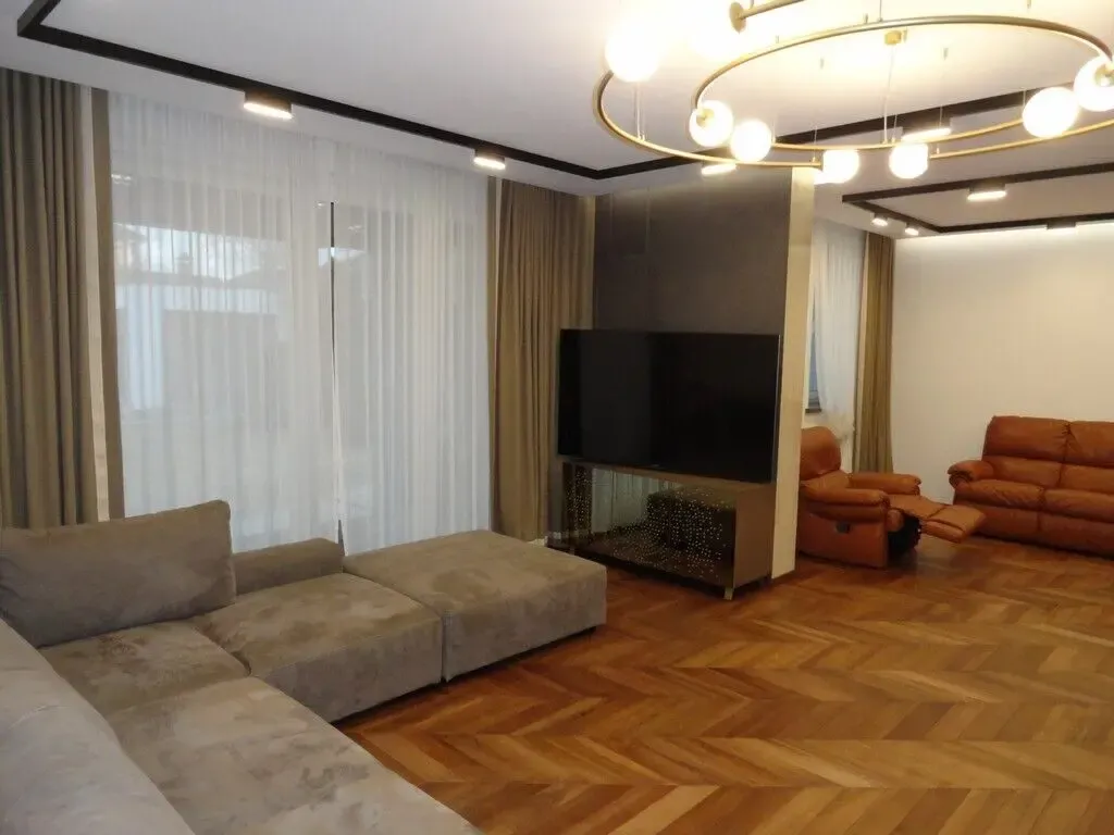 Продам будинок  в Виті почтовій 5