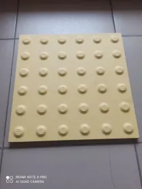 Тактильная плитка керамогранитная "Конус" 300х300х10