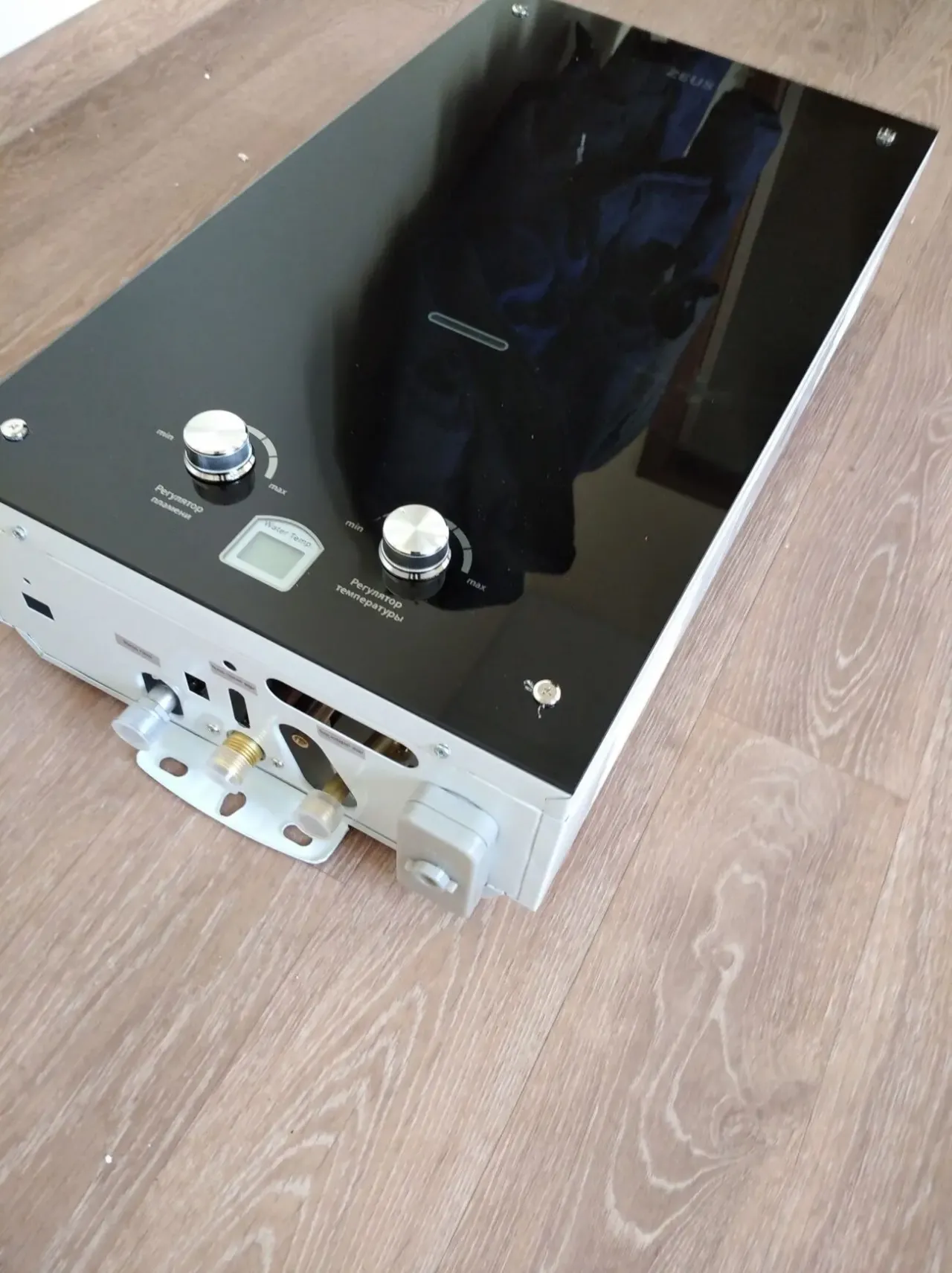 колонка газовая ZEUS ВПГ-10АЕ, 20 кВт, 10 л/мин, новая