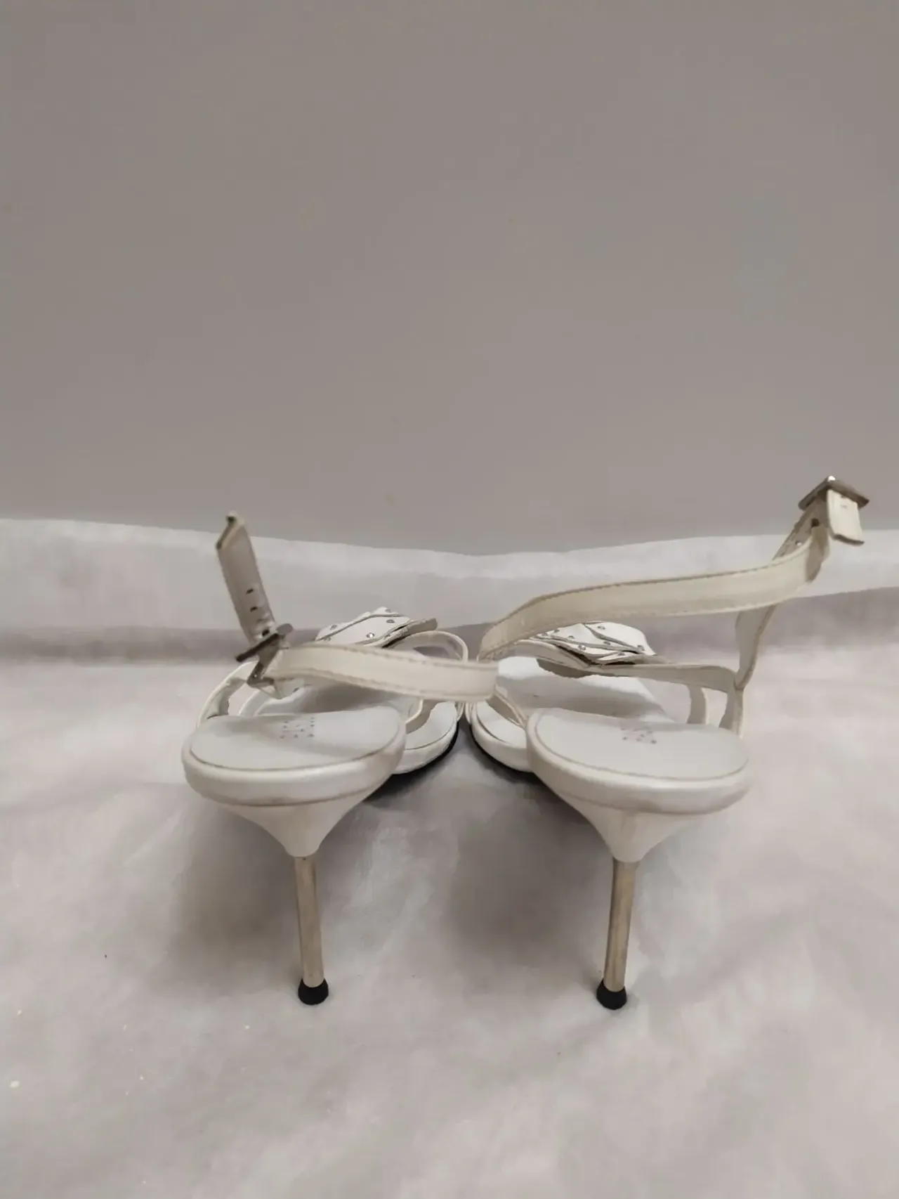 Білі босоніжки на шпильці.Італія Р.38. Натуральна шкіра 4