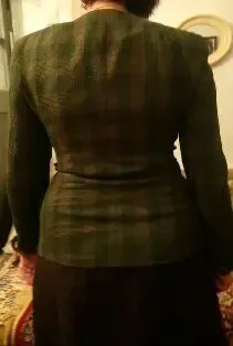 3еленый костюм в клетку на подкладке. Украина. Р. 46.натуральная ткань 4