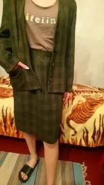 3еленый костюм в клетку на подкладке. Украина. Р. 46.натуральная ткань 6