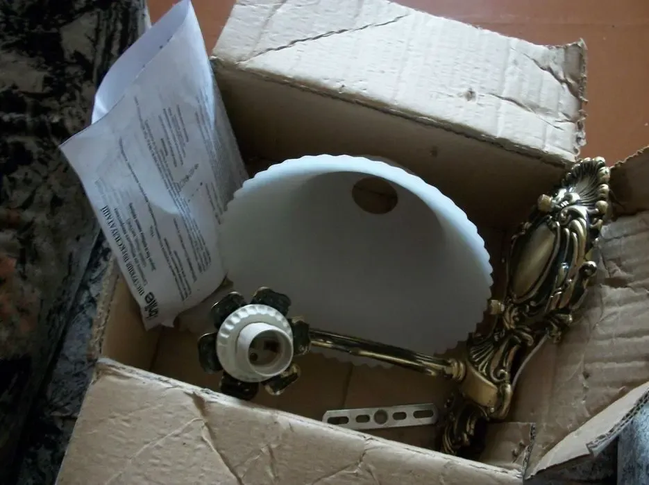 Продается бра светильник,гирлянды,вазы ,кувшин с кружками. Кривой Рог 2